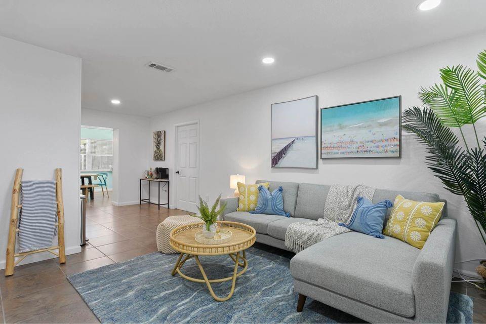 SEMINOLE LAKE VILLAGE 2ND ADD - Residential