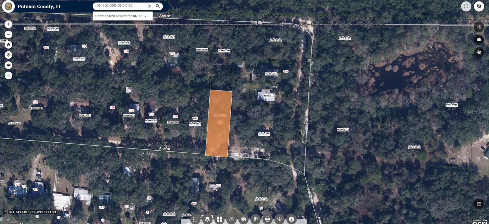 Main image without alt text