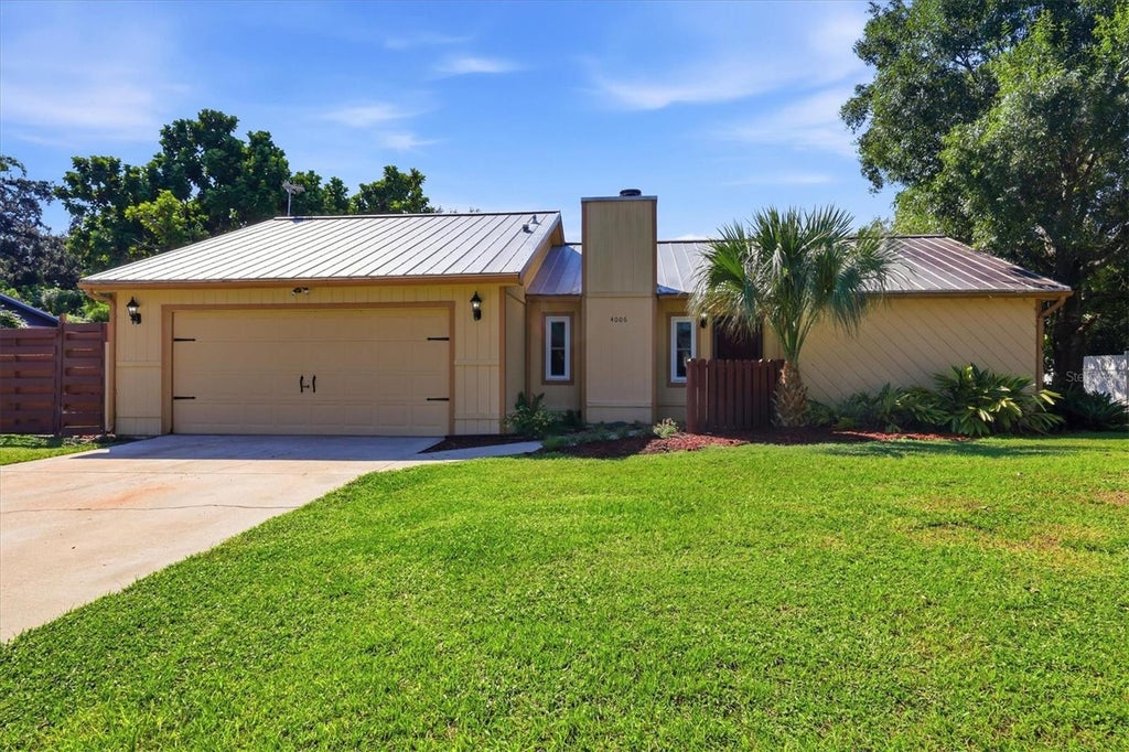 Photo of 4006 75th Terrace E, Sarasota, FL 34243 (MLS # A4709219)