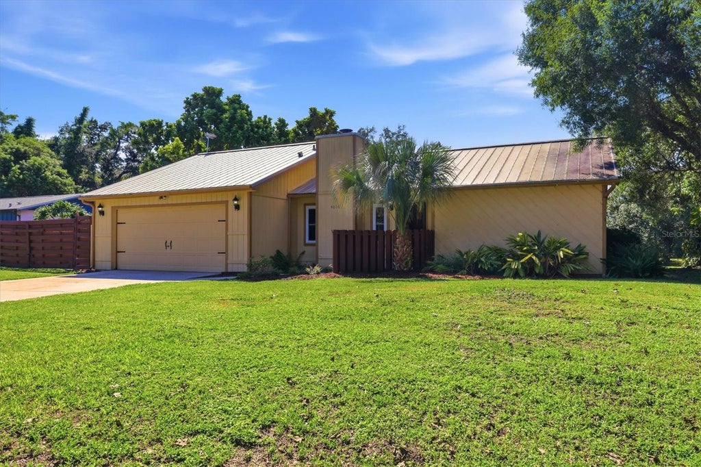 Photo of 4006 75th Terrace E, Sarasota, FL 34243 (MLS # A4709219)