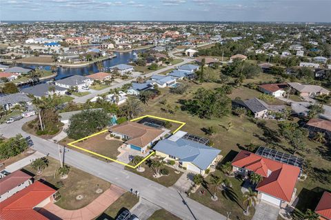 A home in PUNTA GORDA