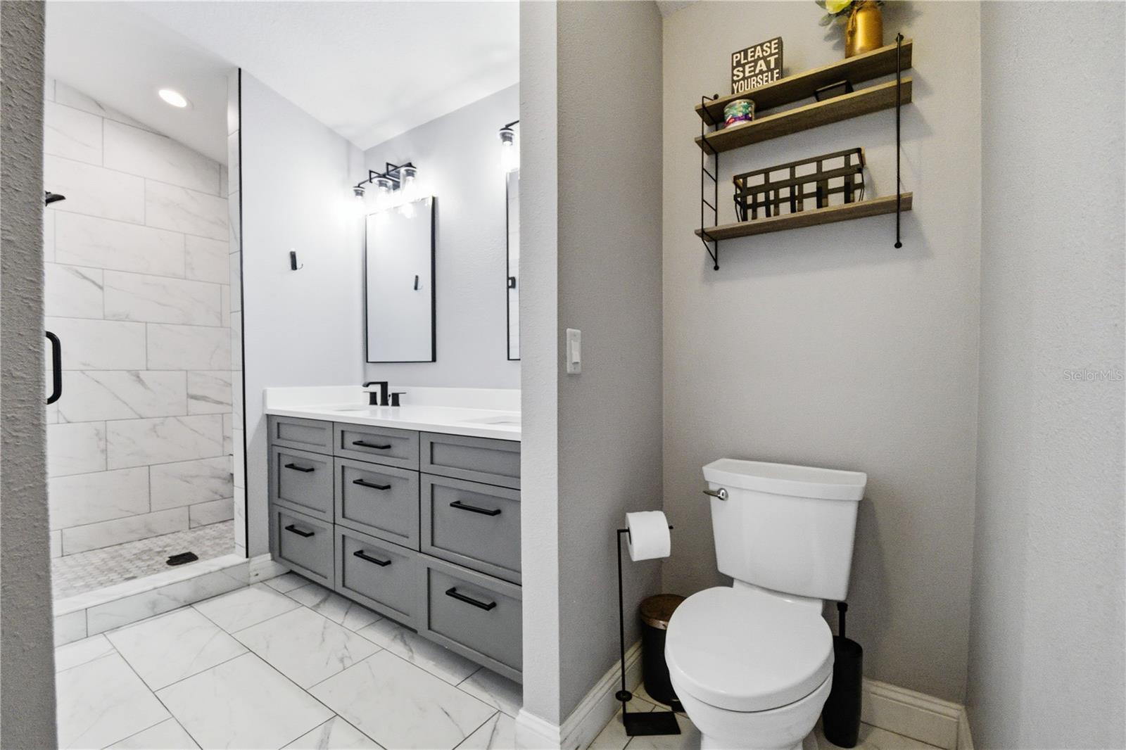 SUMMER LAKES - Residential