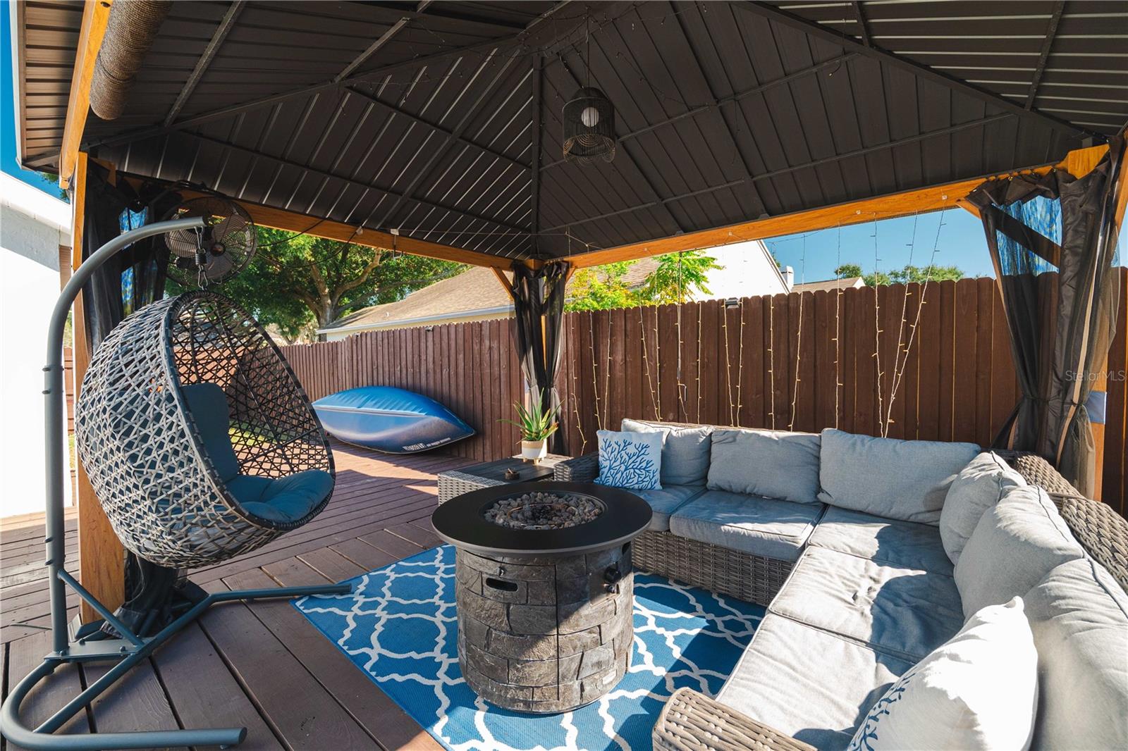 SUMMER LAKES - Residential