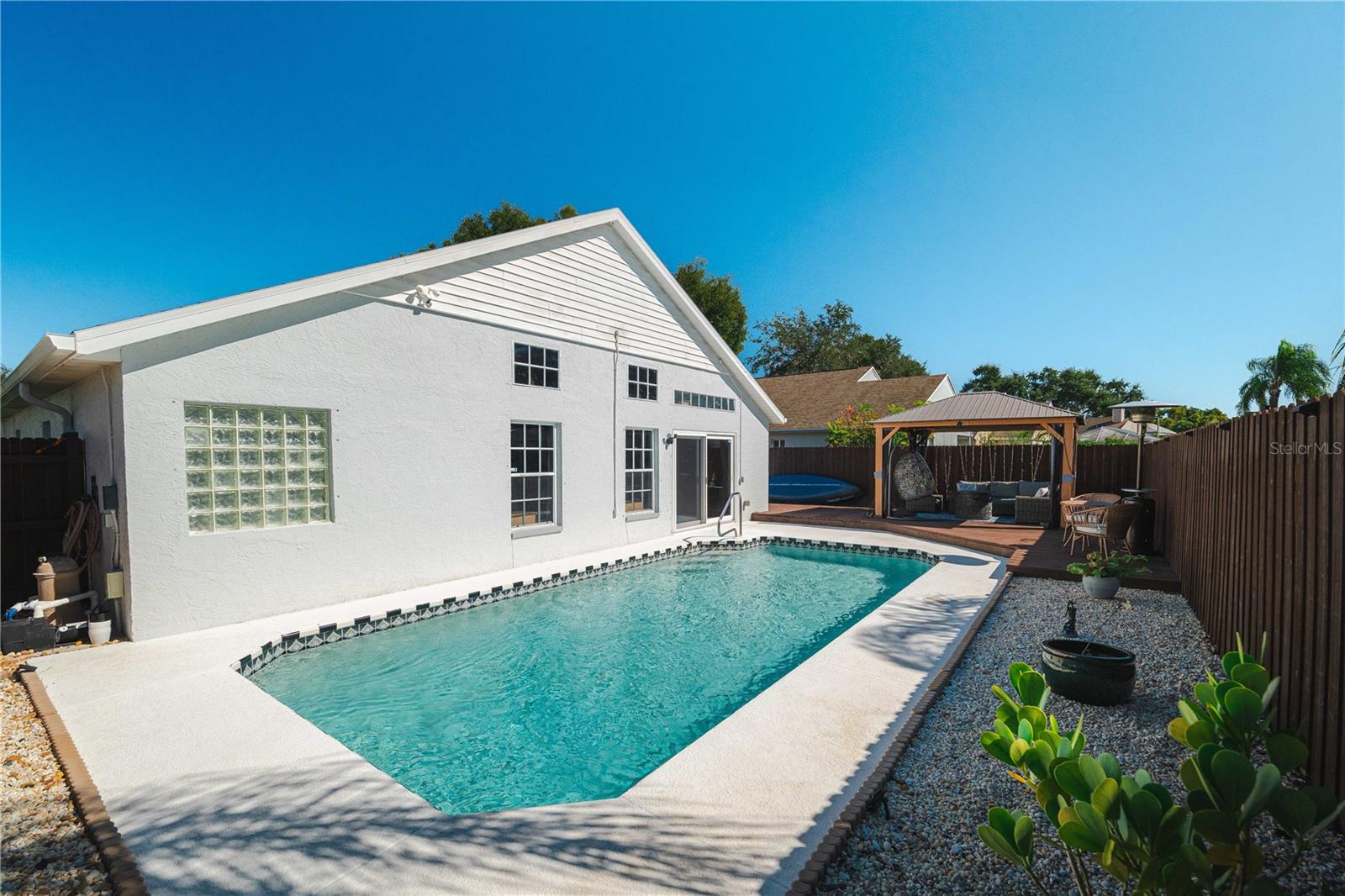 SUMMER LAKES - Residential