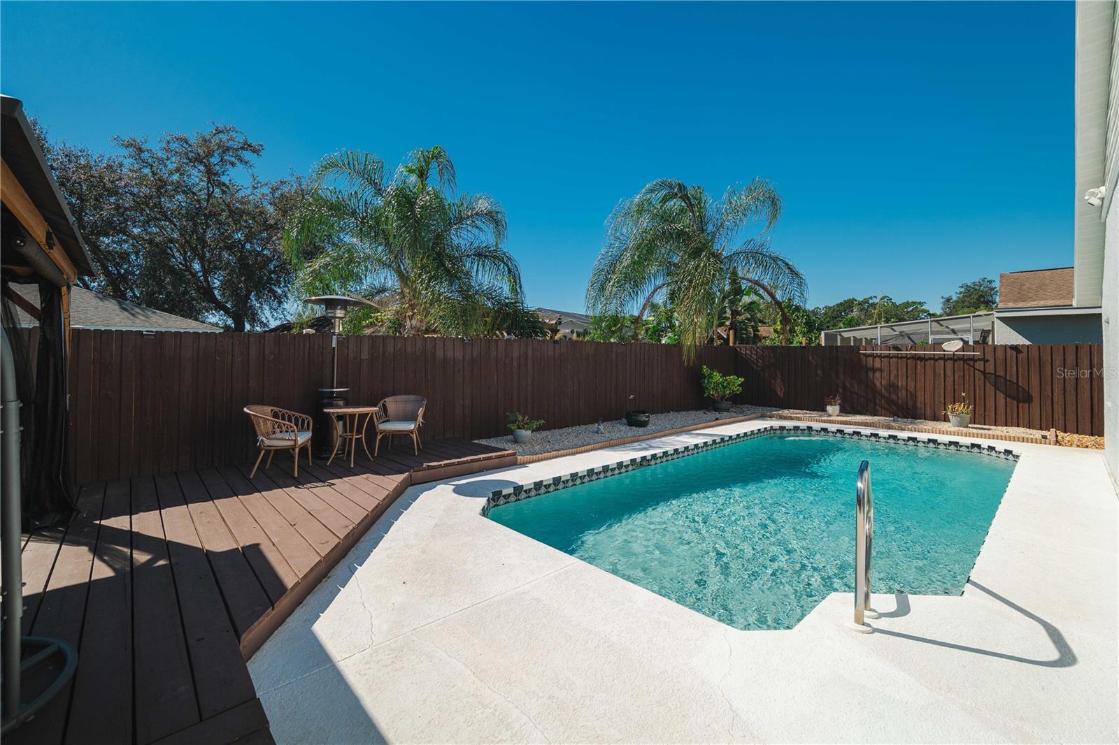 SUMMER LAKES - Residential