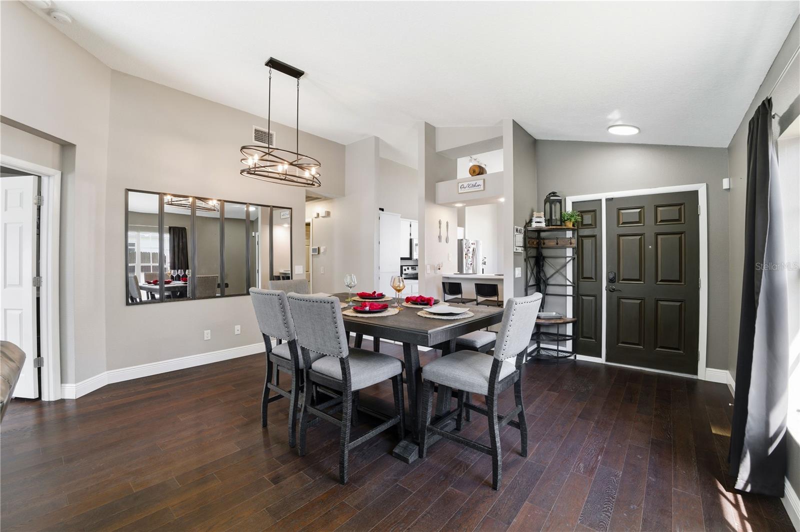 SUMMER LAKES - Residential