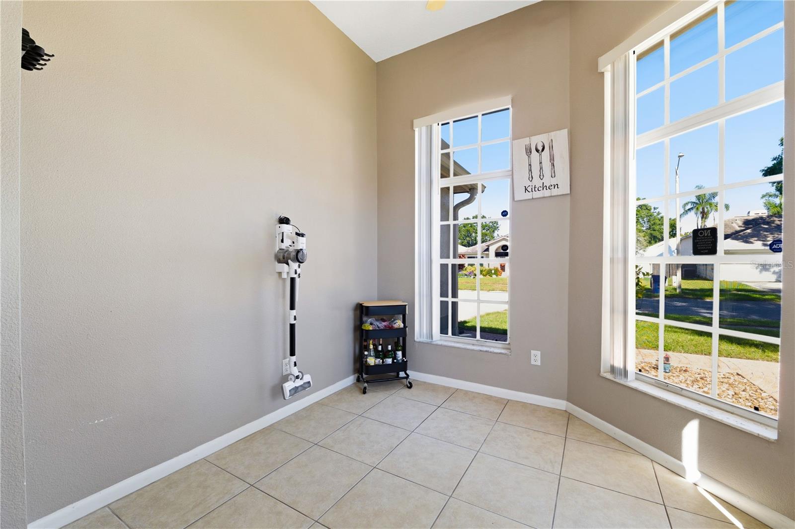 SUMMER LAKES - Residential