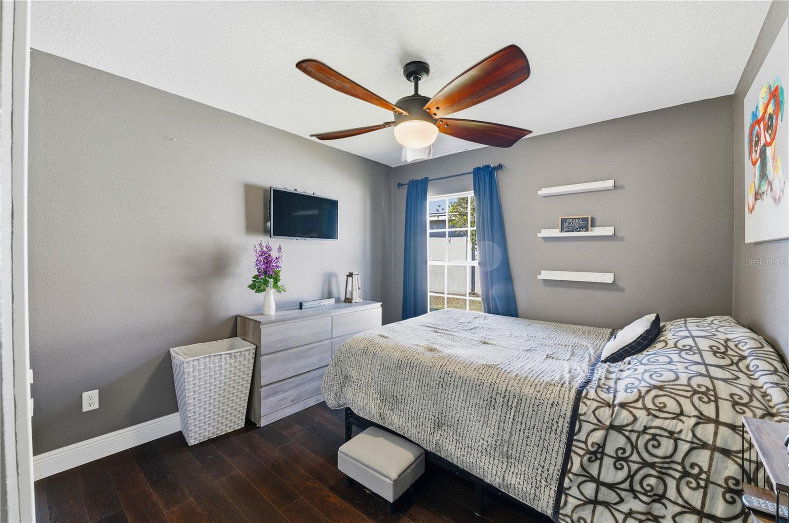 SUMMER LAKES - Residential