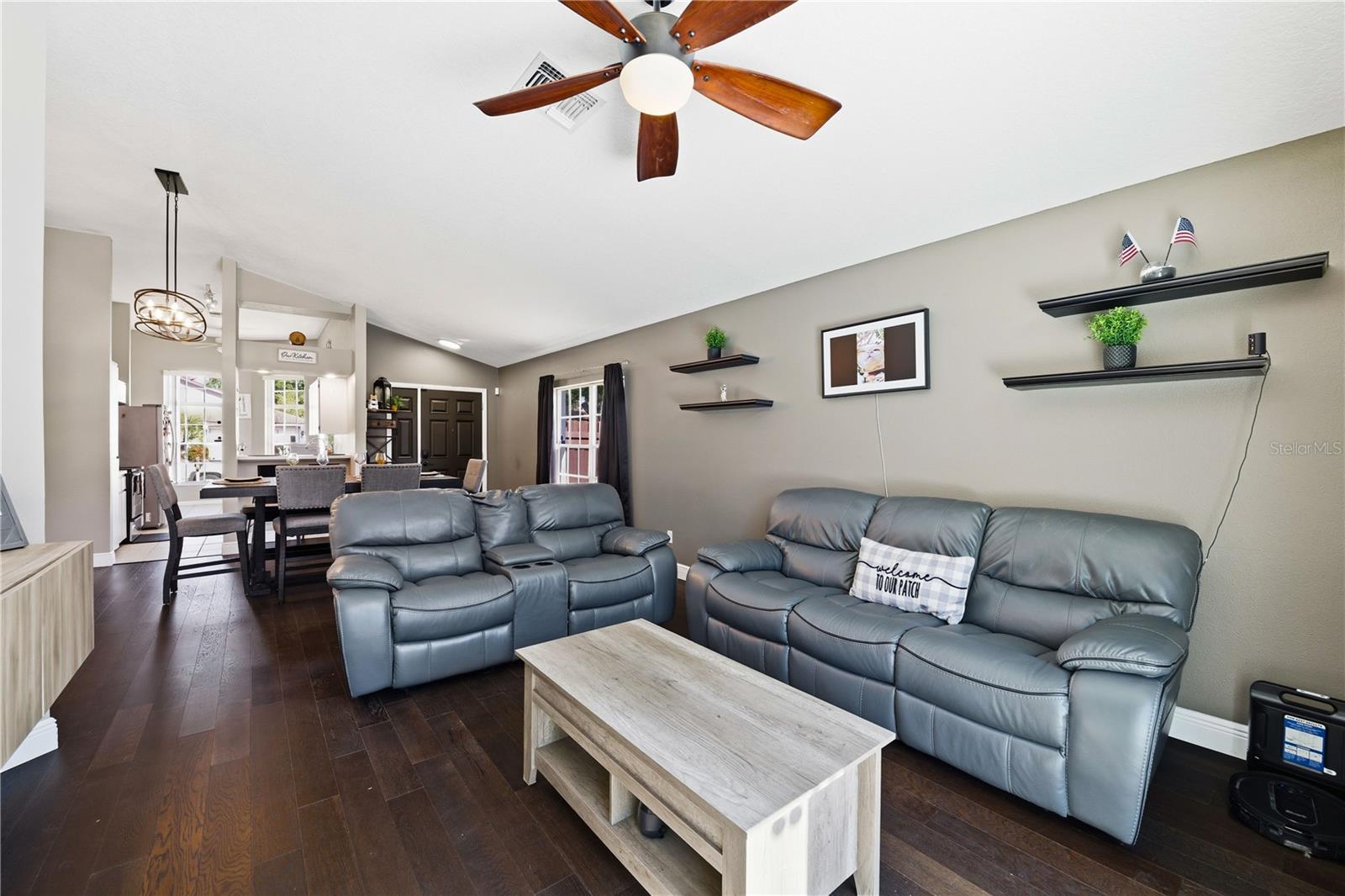 SUMMER LAKES - Residential