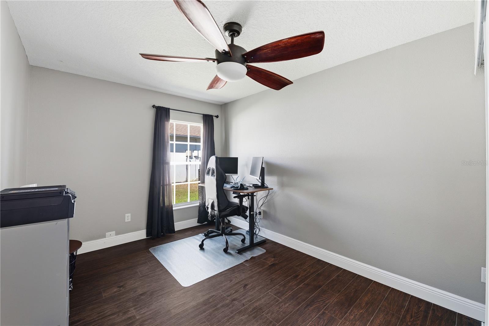 SUMMER LAKES - Residential