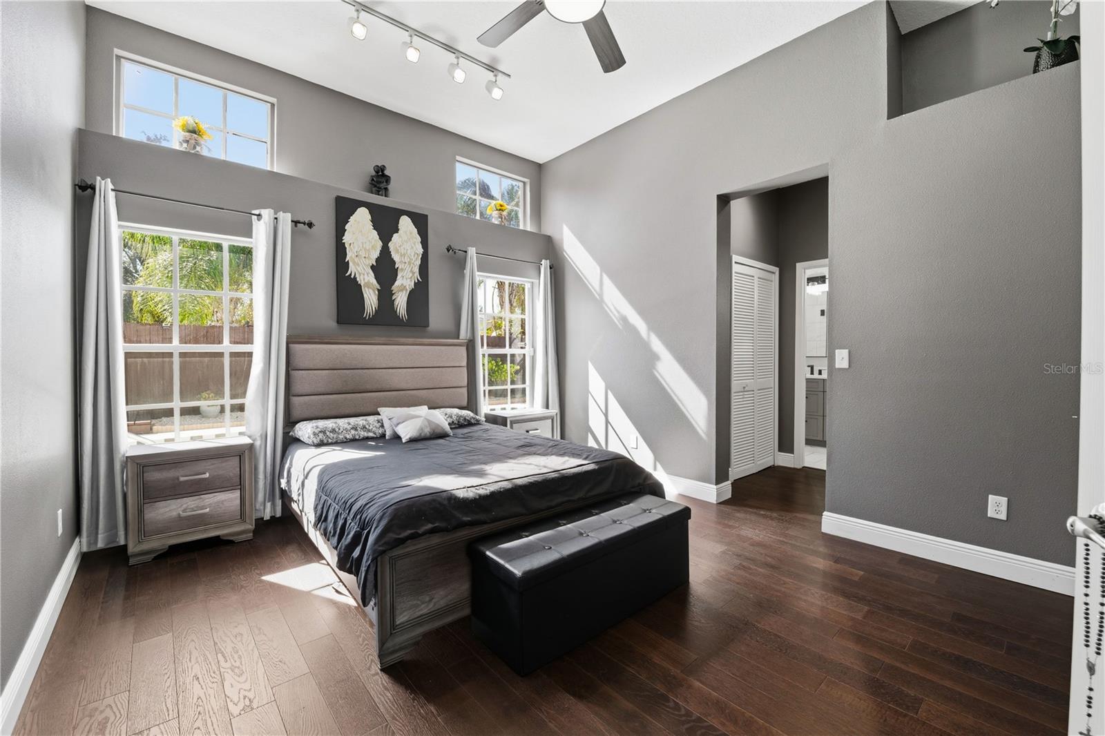 SUMMER LAKES - Residential