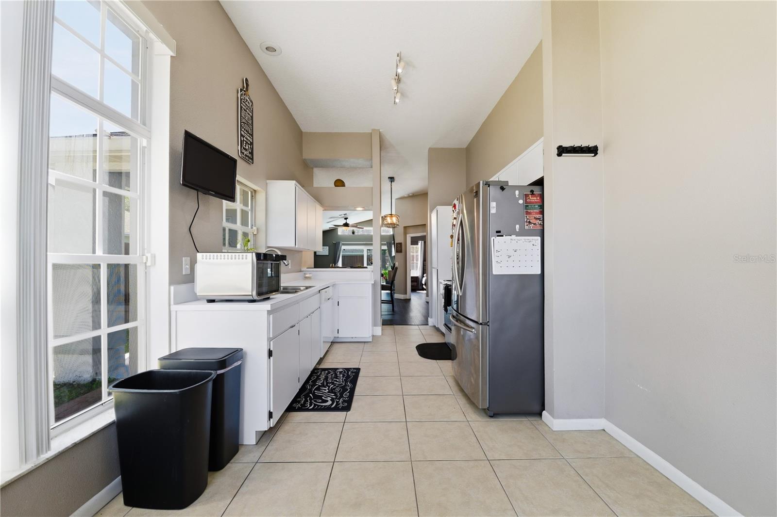 SUMMER LAKES - Residential