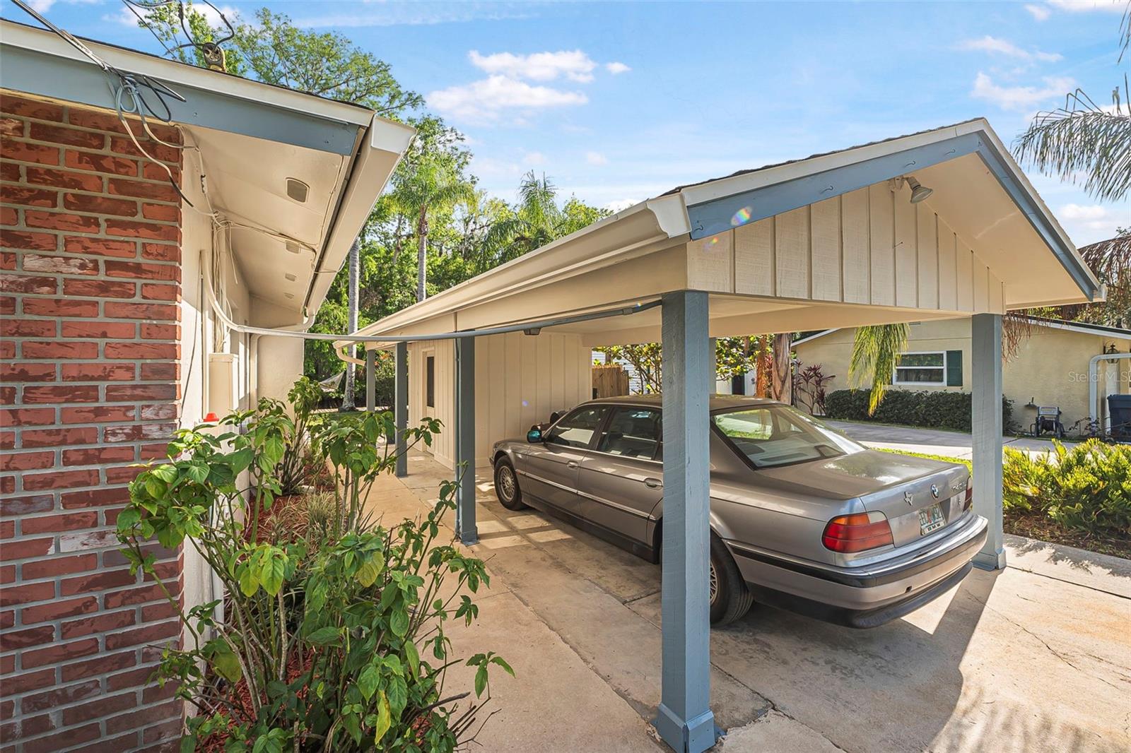 1877 RIVEREDGE DRIVE