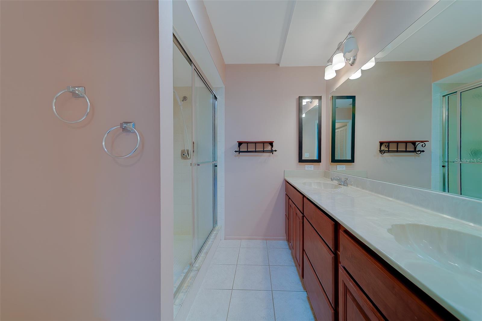 HIGHLAND LAKES VILLAS ON THE GREEN - Residential