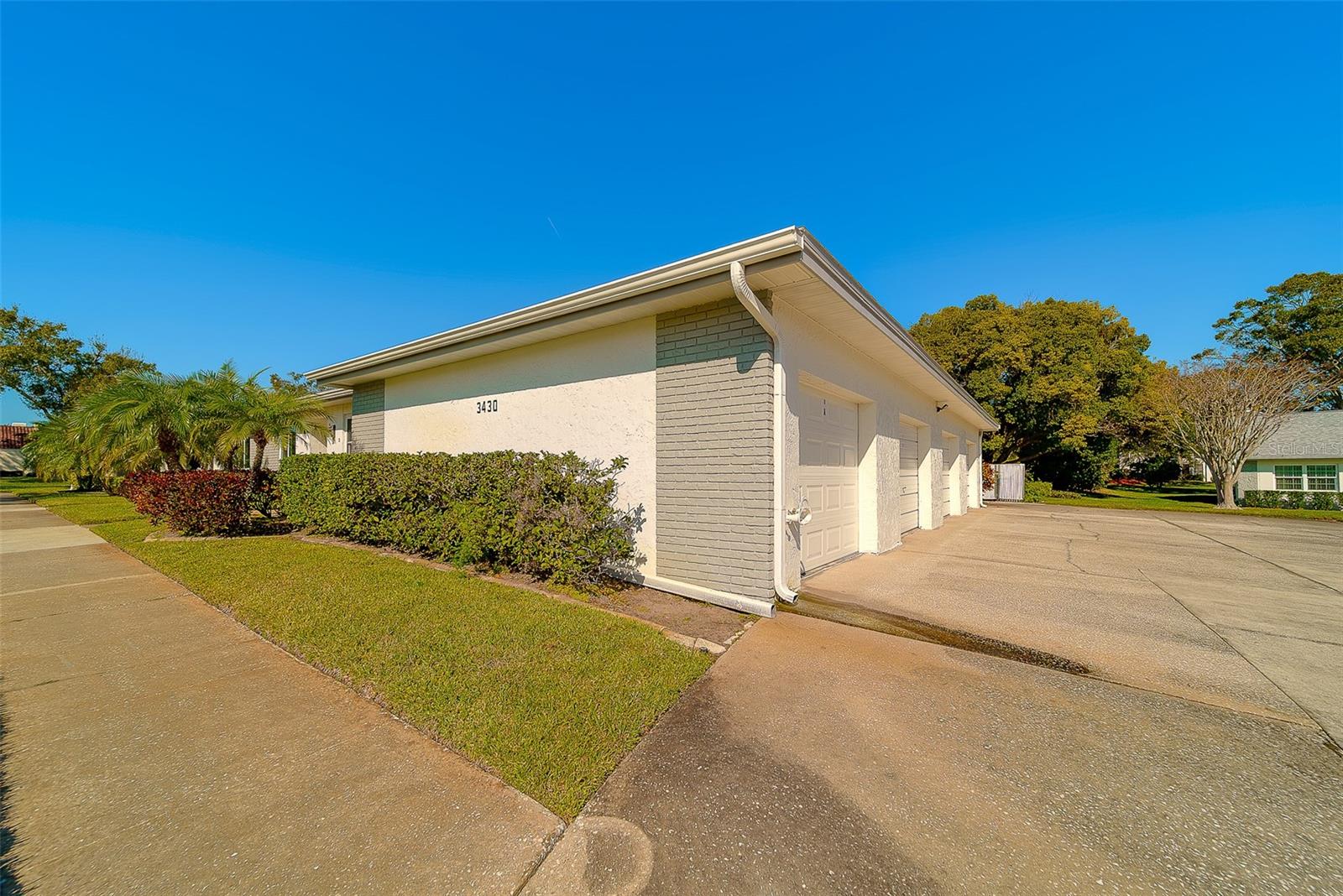 HIGHLAND LAKES VILLAS ON THE GREEN - Residential