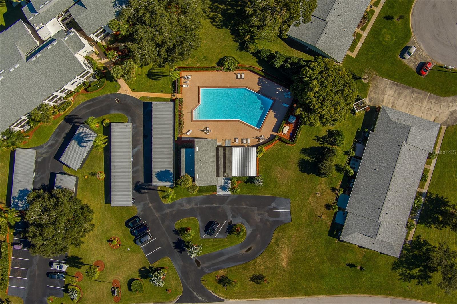 HIGHLAND LAKES VILLAS ON THE GREEN - Residential