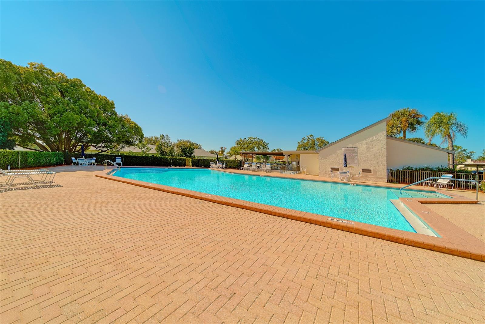 HIGHLAND LAKES VILLAS ON THE GREEN - Residential