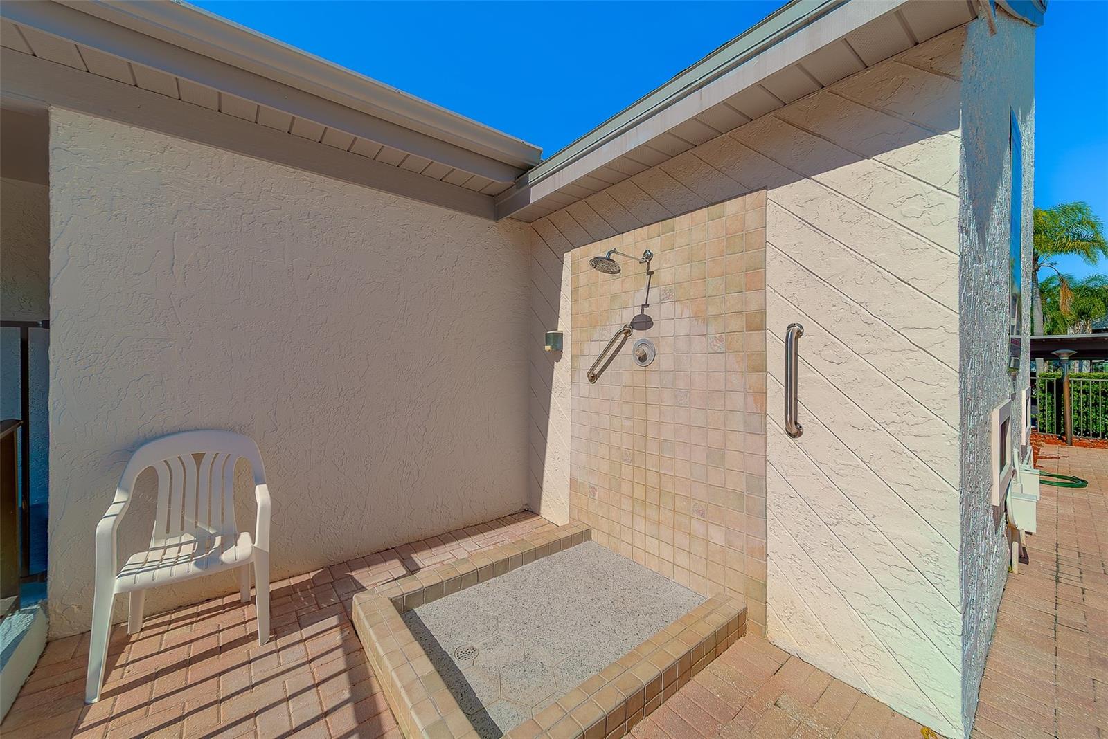 HIGHLAND LAKES VILLAS ON THE GREEN - Residential