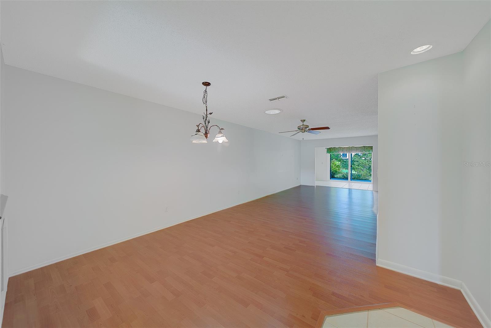 HIGHLAND LAKES VILLAS ON THE GREEN - Residential