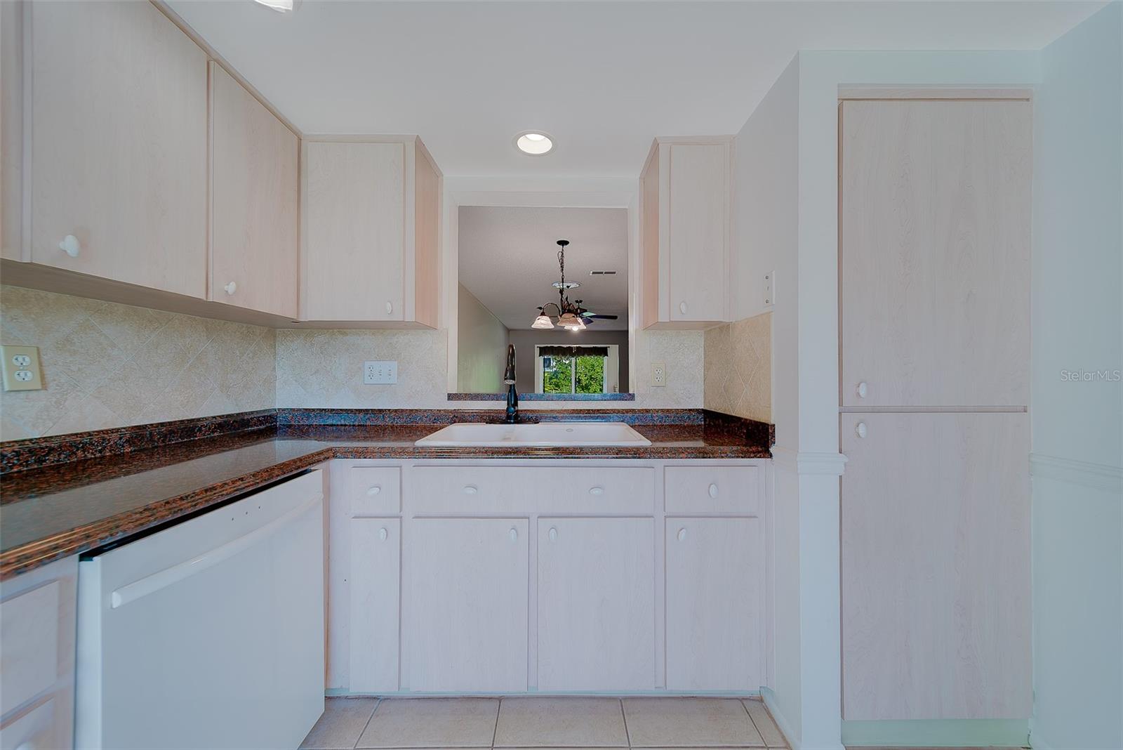 HIGHLAND LAKES VILLAS ON THE GREEN - Residential