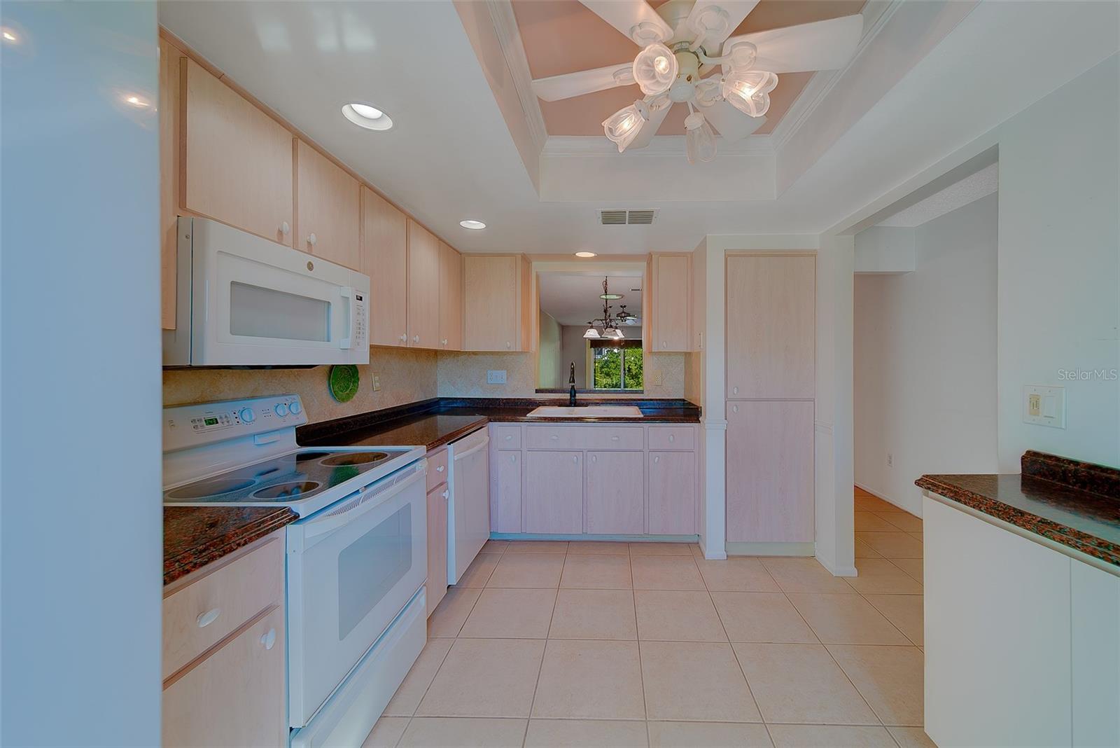 HIGHLAND LAKES VILLAS ON THE GREEN - Residential