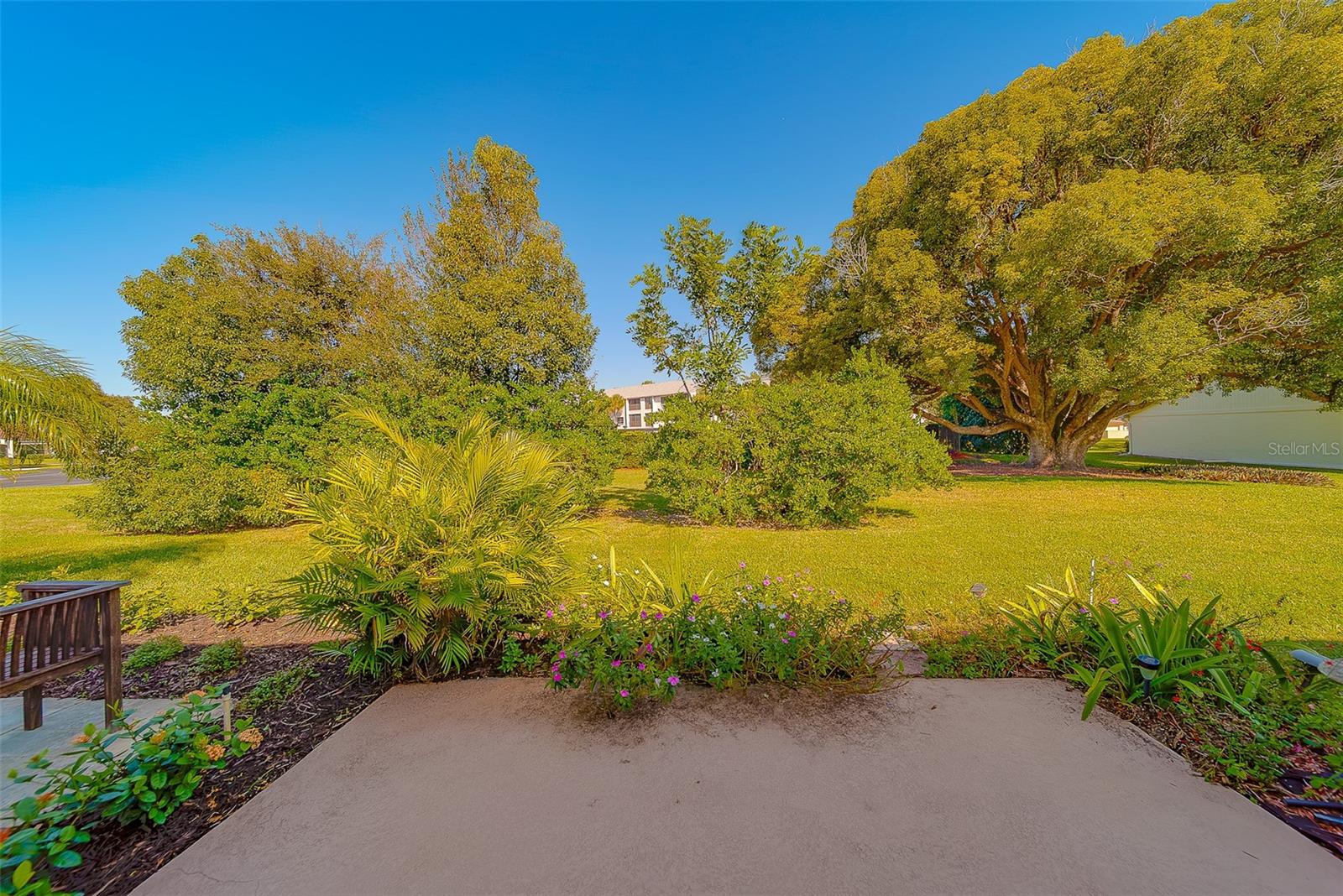 HIGHLAND LAKES VILLAS ON THE GREEN - Residential