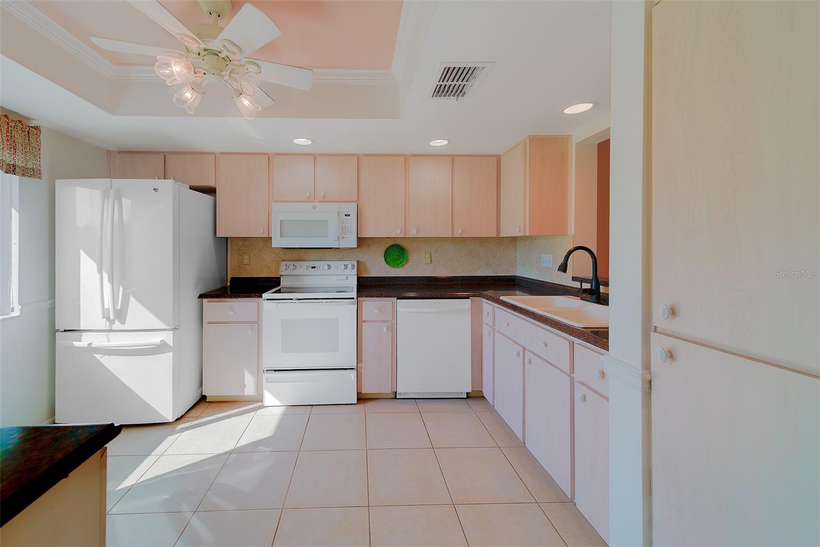 HIGHLAND LAKES VILLAS ON THE GREEN - Residential