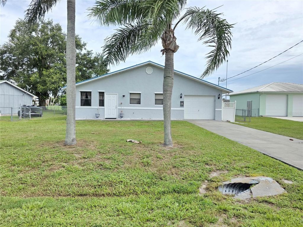 Photo of 1997 Hunter Road, Okeechobee, FL 34974 (MLS # OK225526)