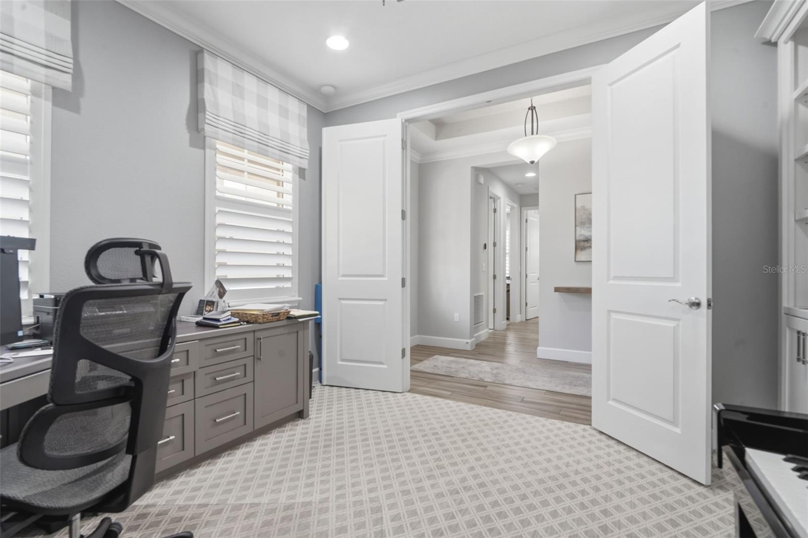 VICTORIA GARDENS MODEL CENTER - Residential