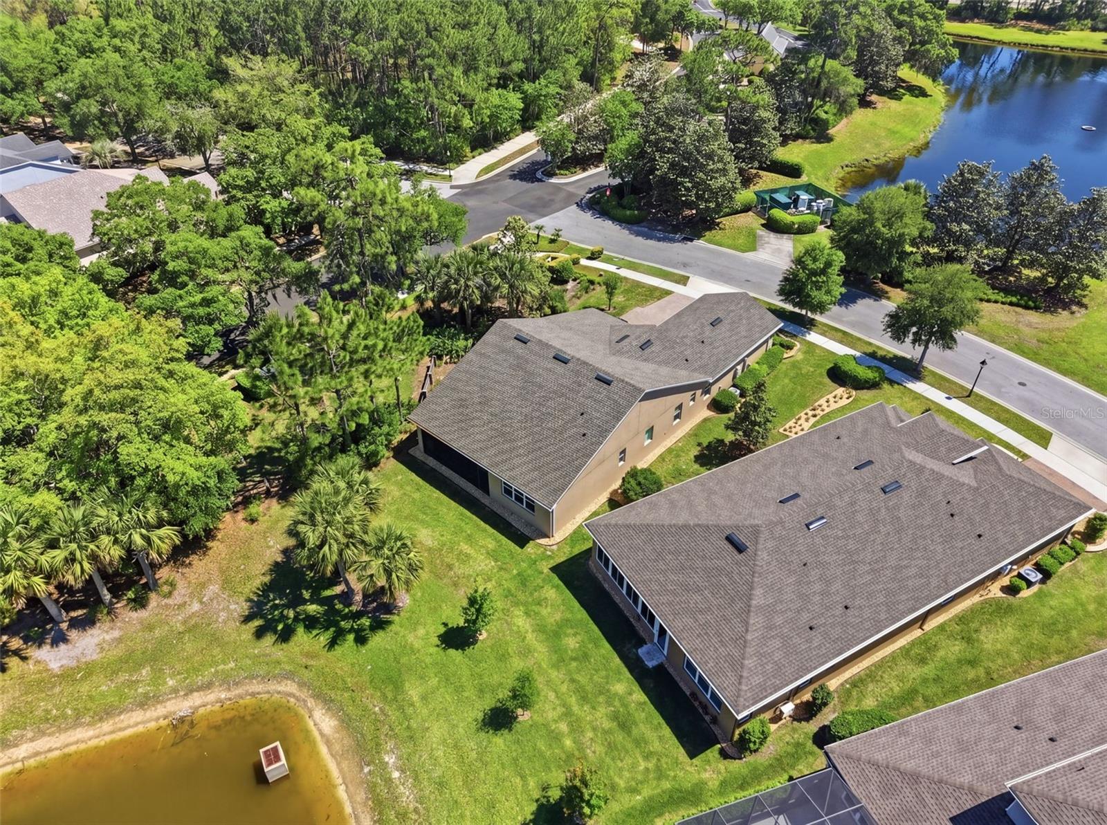 VICTORIA GARDENS MODEL CENTER - Residential