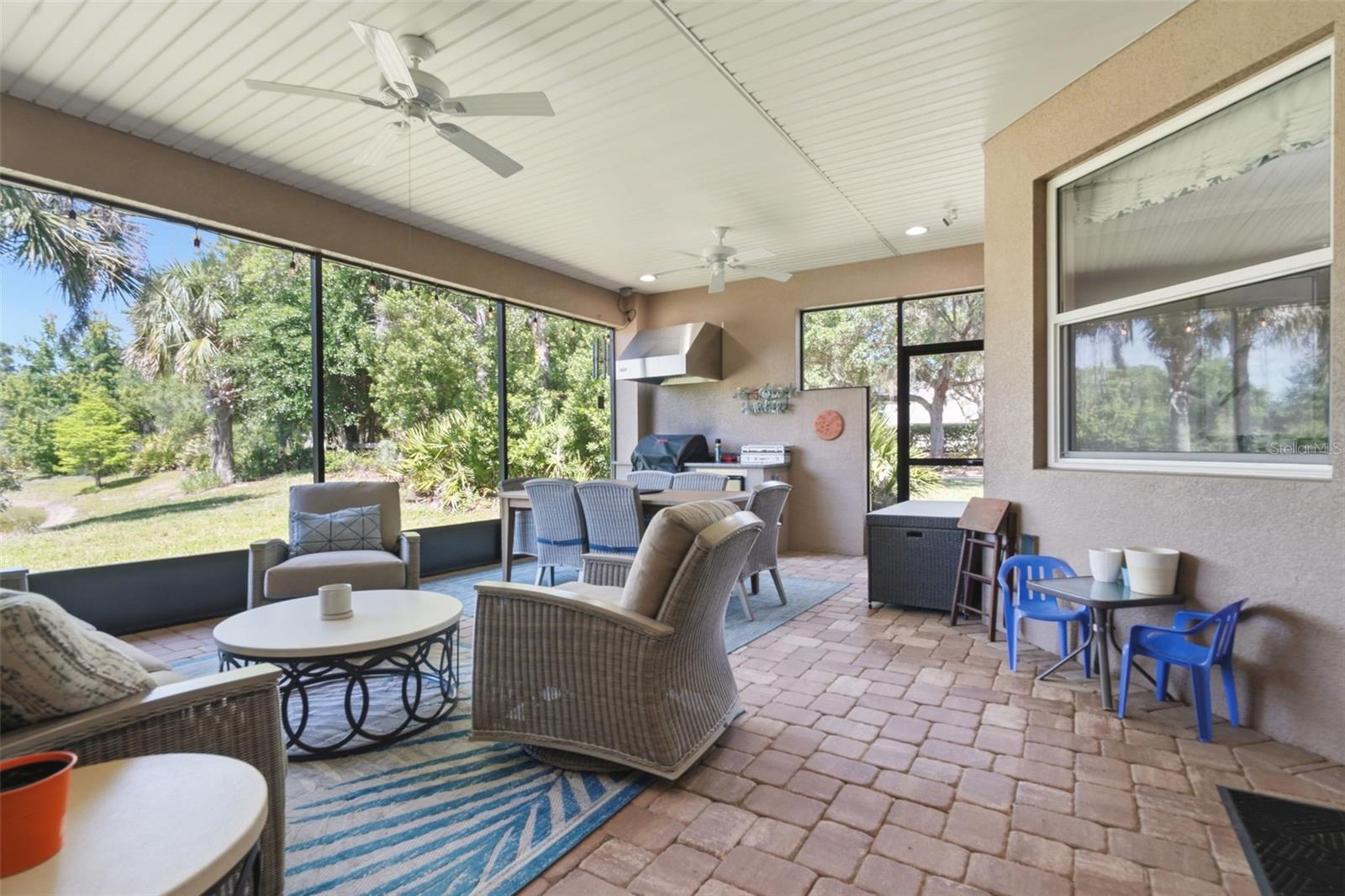 VICTORIA GARDENS MODEL CENTER - Residential