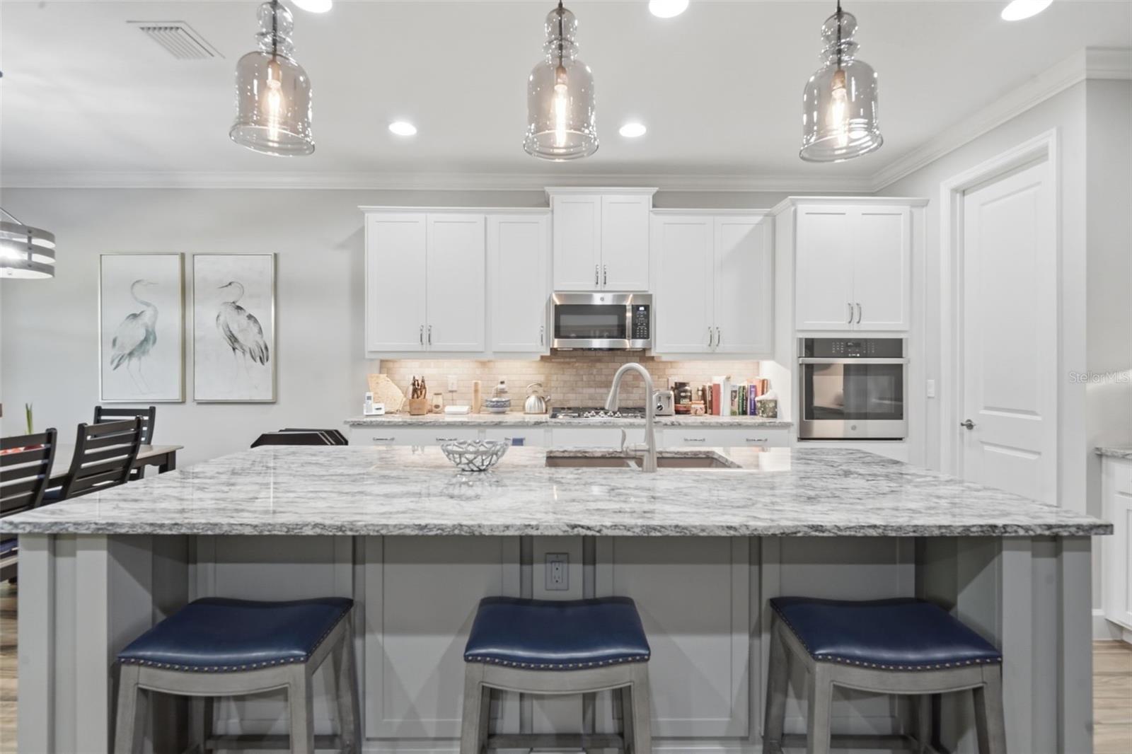 VICTORIA GARDENS MODEL CENTER - Residential