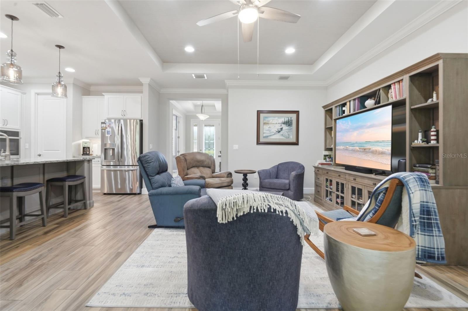 VICTORIA GARDENS MODEL CENTER - Residential