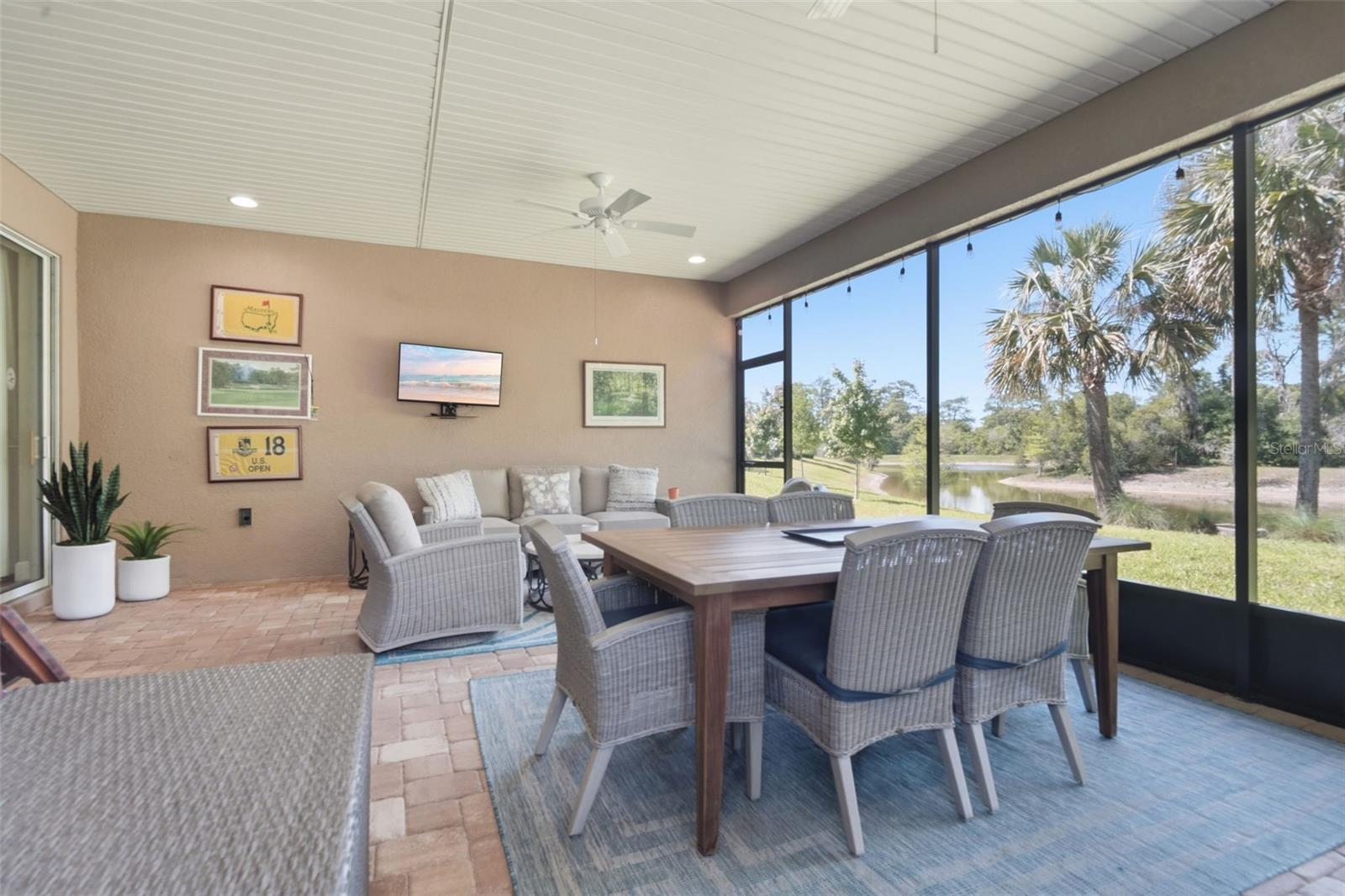 VICTORIA GARDENS MODEL CENTER - Residential