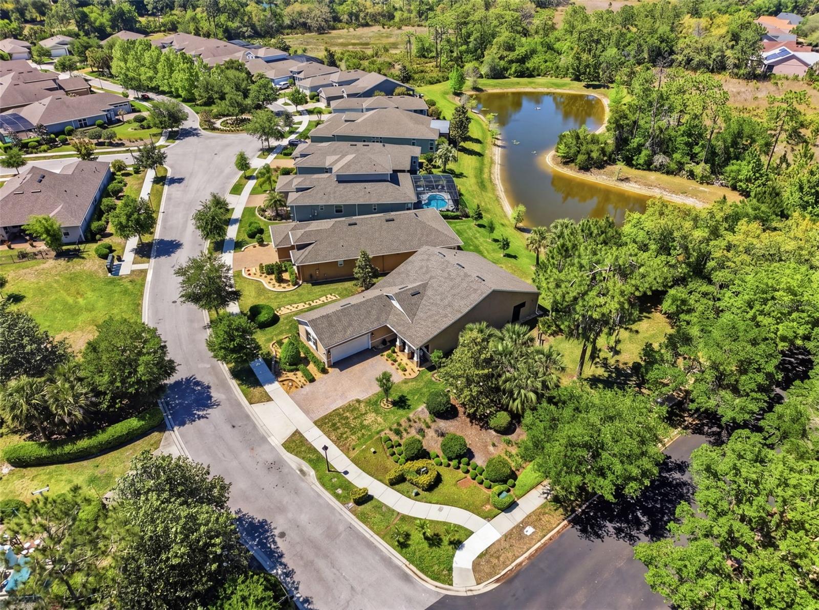 VICTORIA GARDENS MODEL CENTER - Residential