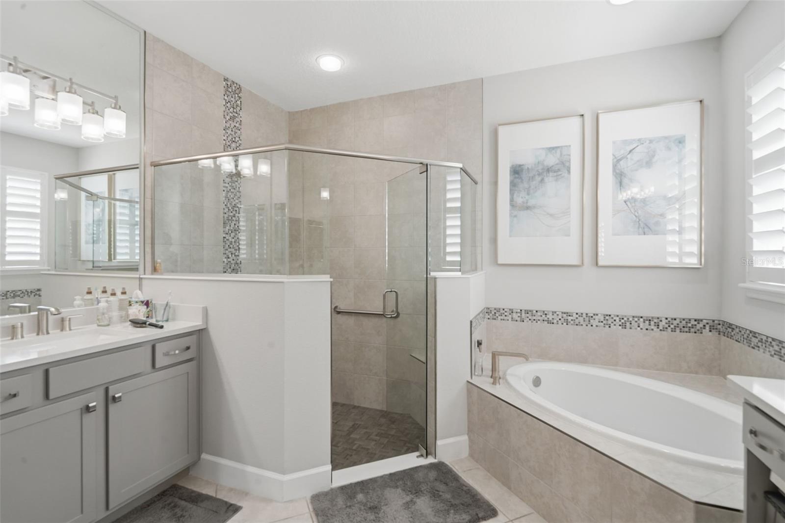 VICTORIA GARDENS MODEL CENTER - Residential