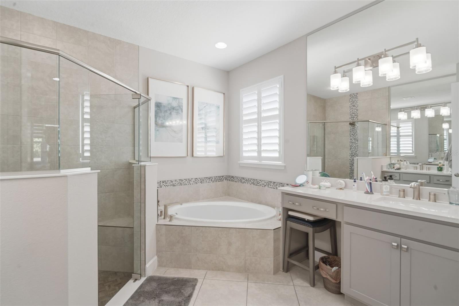 VICTORIA GARDENS MODEL CENTER - Residential