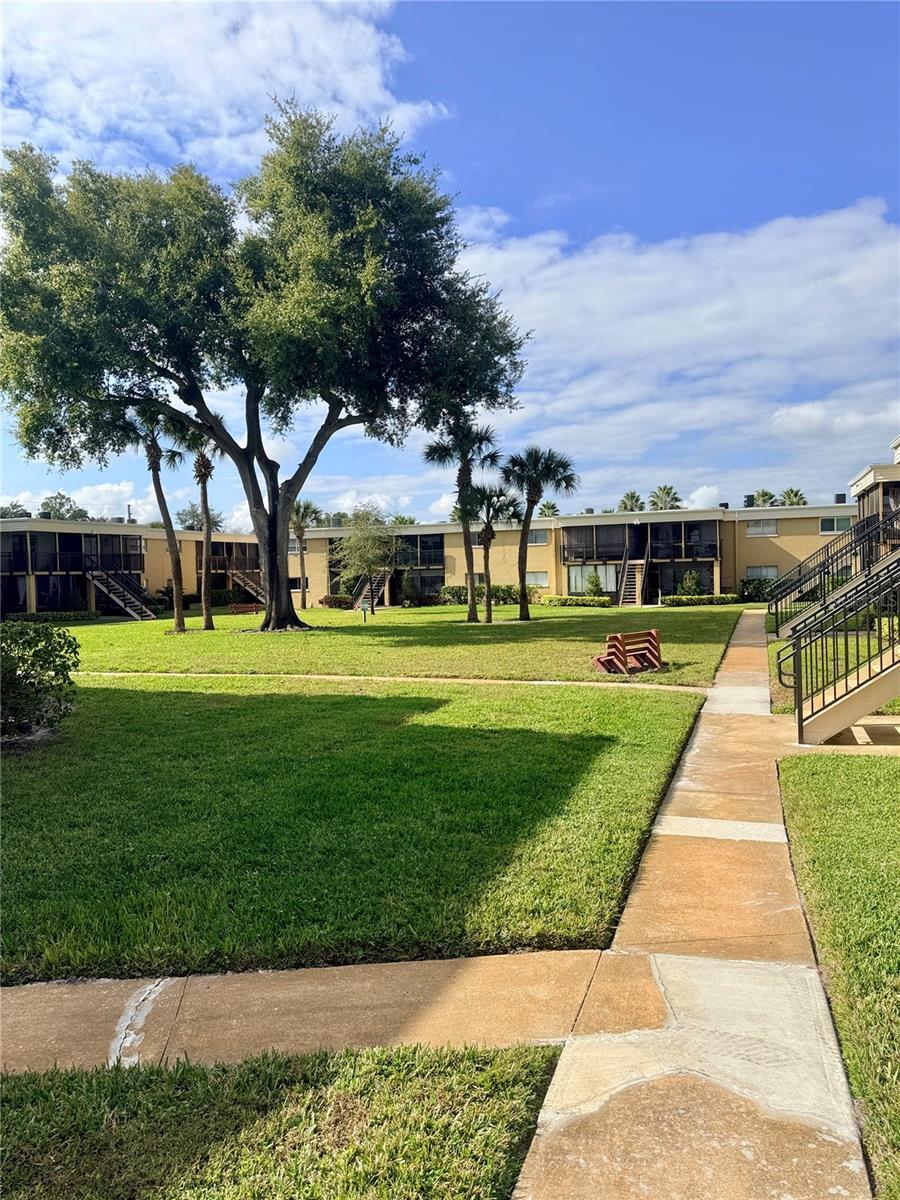 ASHWOOD CONDO - Residential