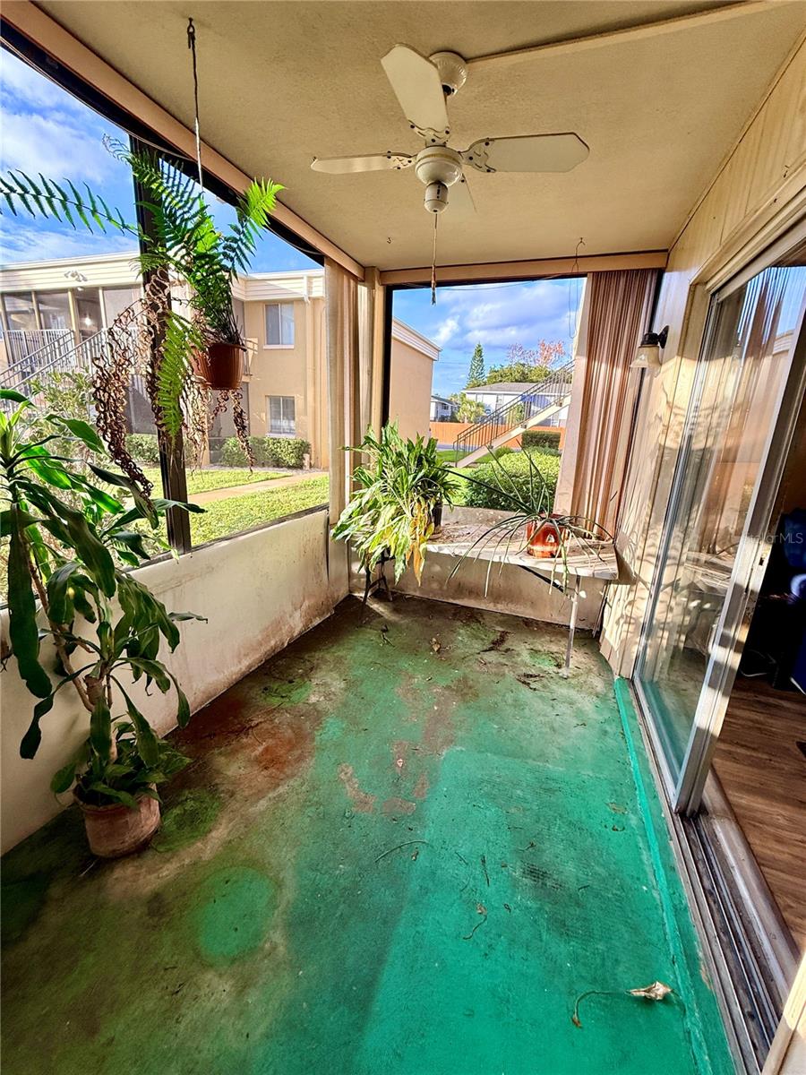 ASHWOOD CONDO - Residential