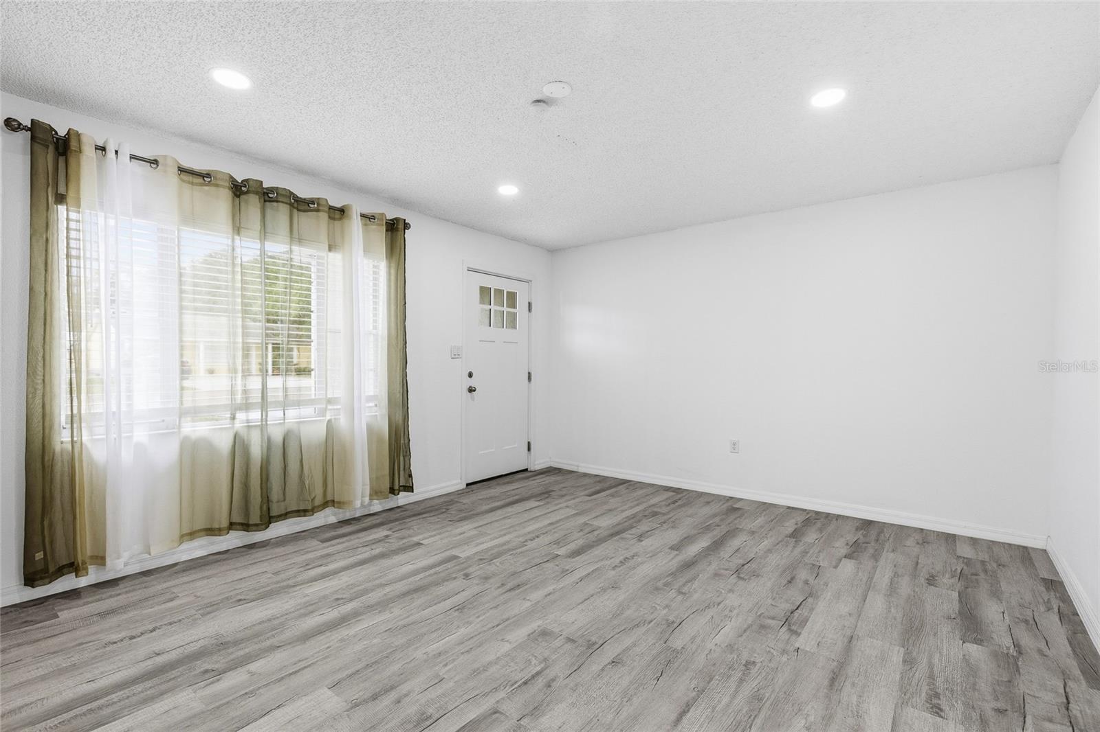 VALENCIA HILLS SUB - Residential