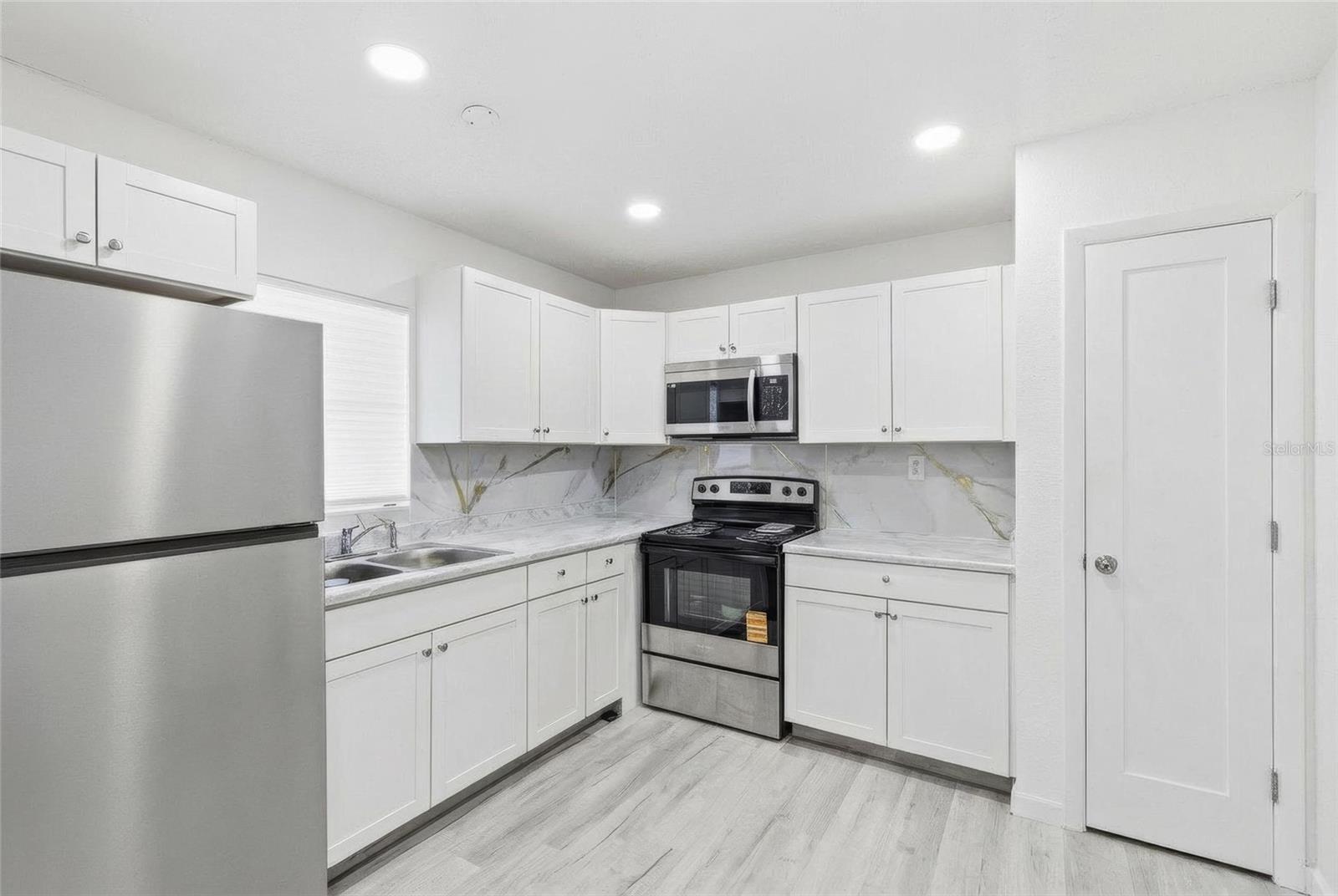 VALENCIA HILLS SUB - Residential