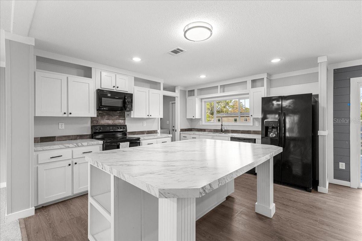 SOUTHGATE MOBILE MANOR - Residential