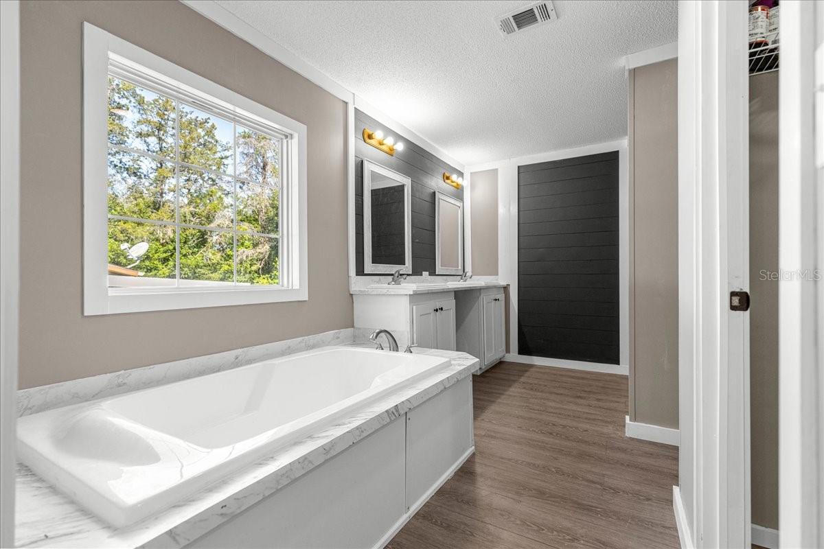 SOUTHGATE MOBILE MANOR - Residential