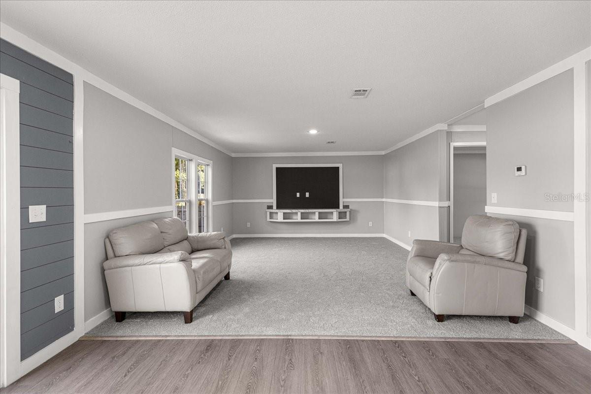 SOUTHGATE MOBILE MANOR - Residential