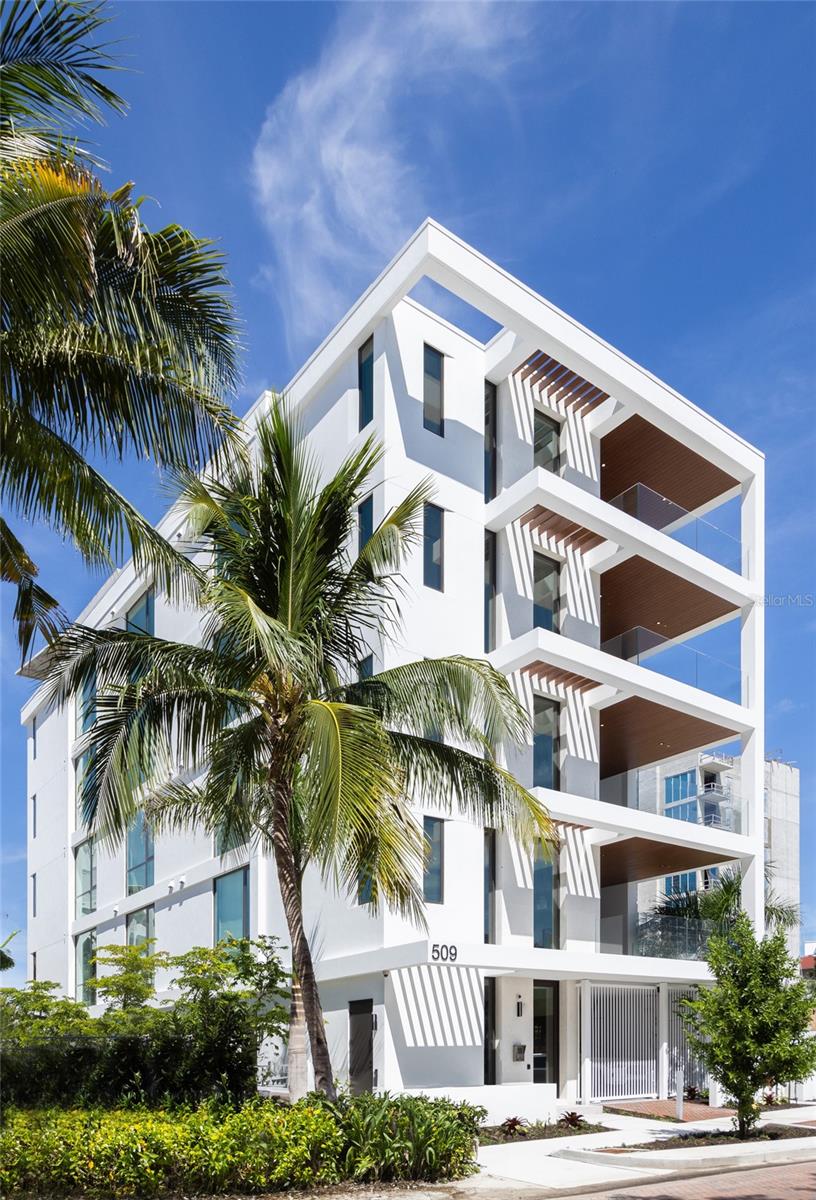 EN POINTE - Residential