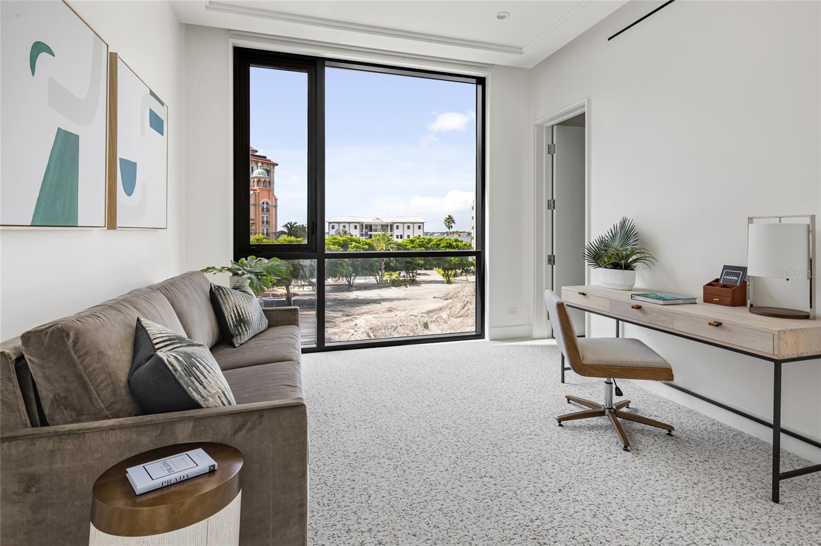 EN POINTE - Residential