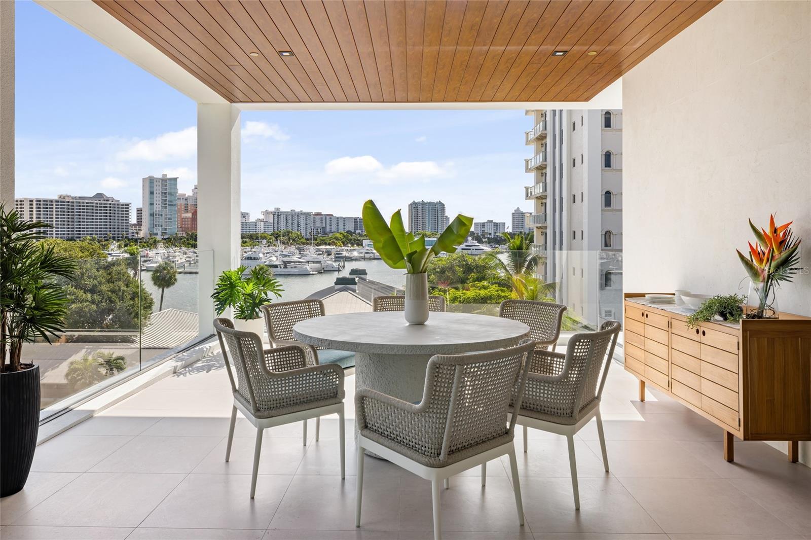 EN POINTE - Residential