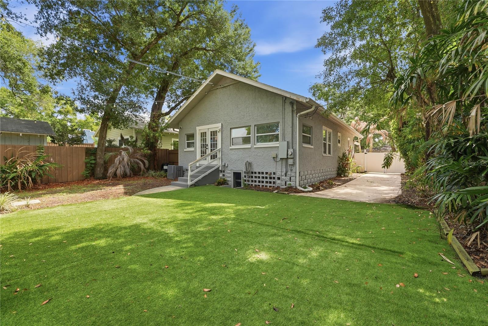 C H BROWNS ADD - Residential