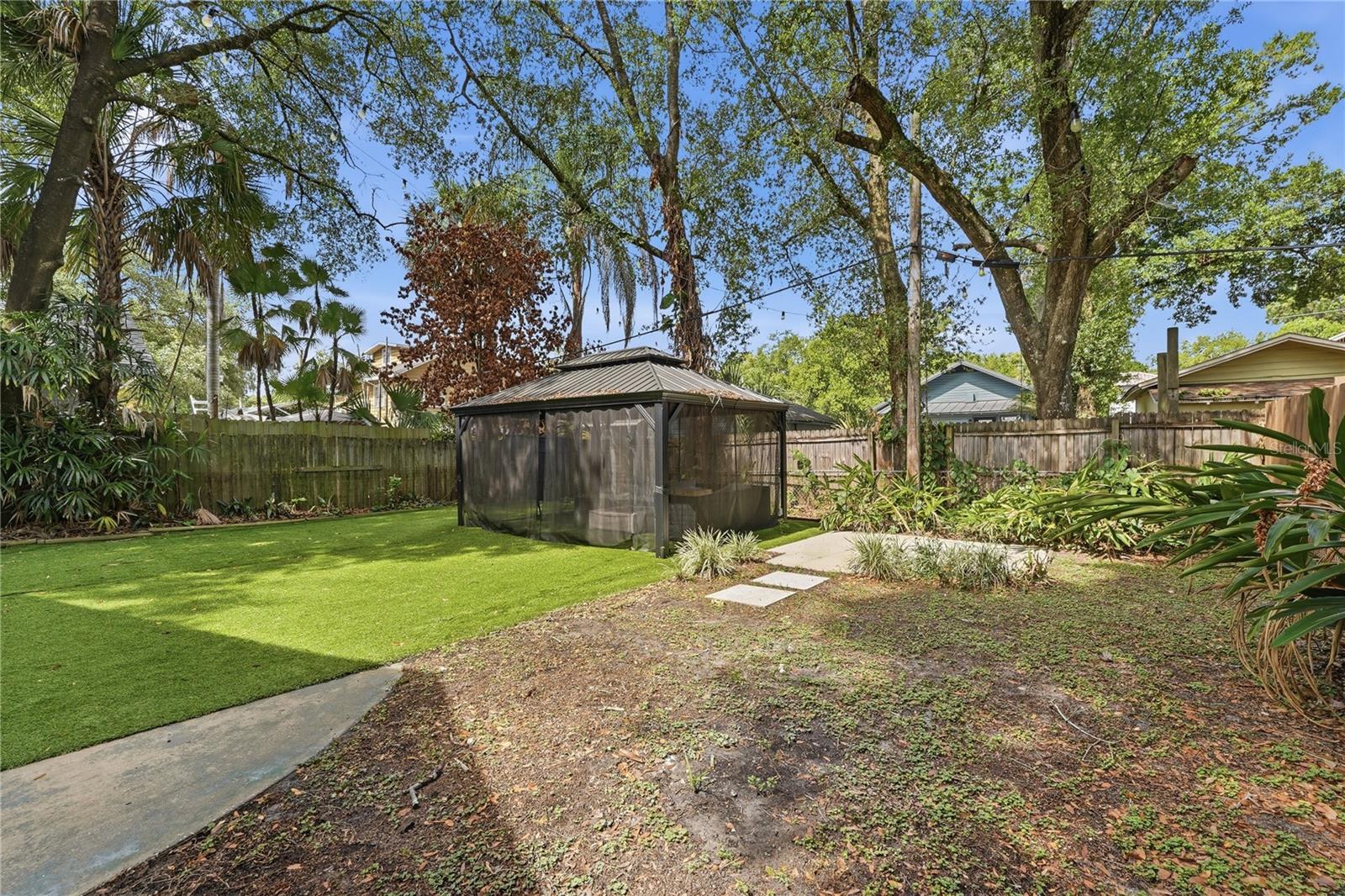 C H BROWNS ADD - Residential