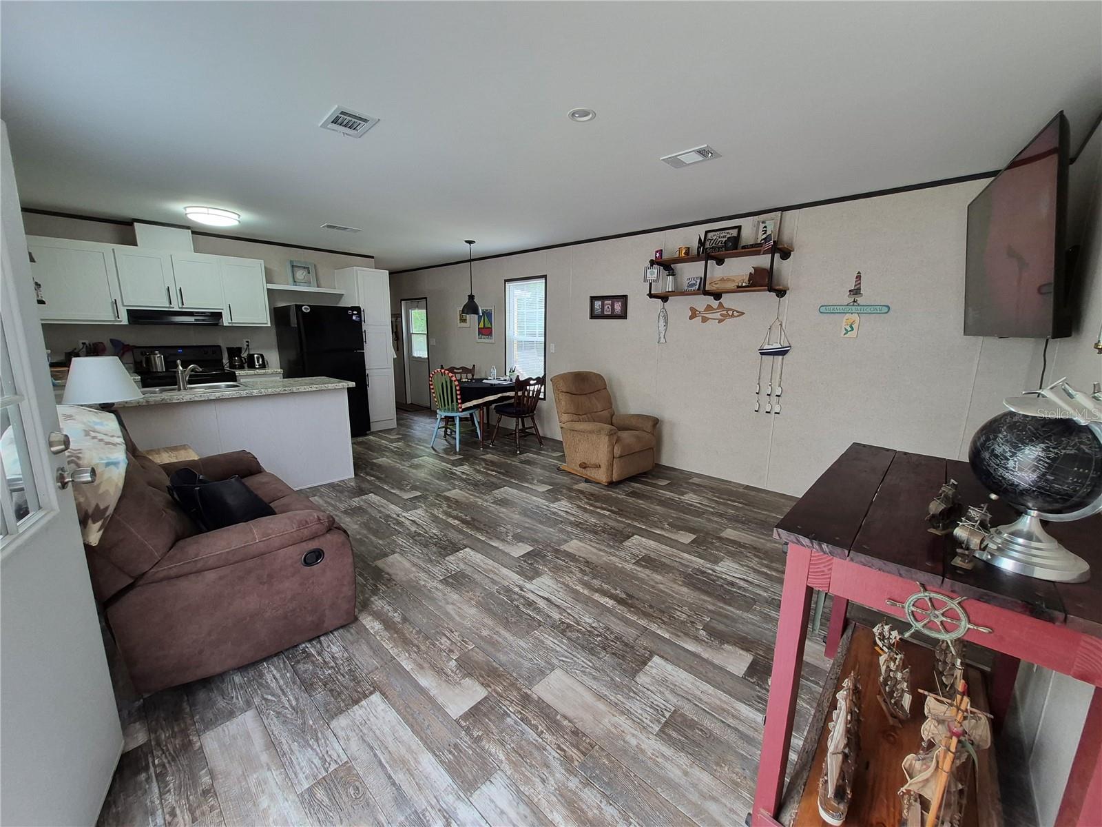 000942-HILTOP VILLAGE - Residential